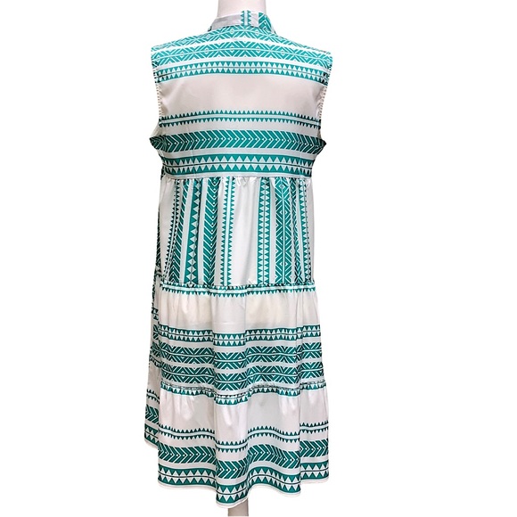 Chic Sleeveless Patterned Mini Shift Sundress, Medium - Picture 7 of 9